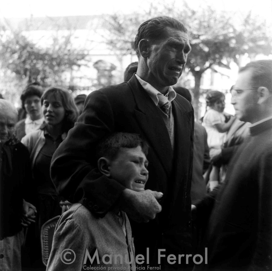 Manuel Ferrol | Entrega de Fotografía El Padre y el Hijo al Papa Francisco